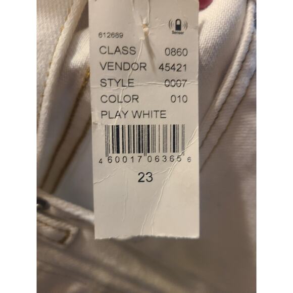 NWT Playboy High Waisted Cutout Pocket Jeans White Size 23 Logo Denim Pants - Picture 6 of 7